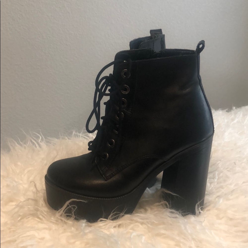 Steve Madden Boots- Size 6